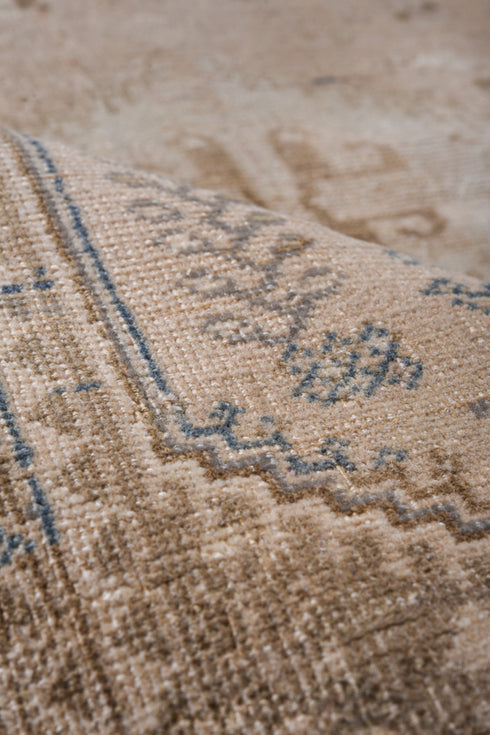 Antique Abadeh Area Rug (3' x 6')